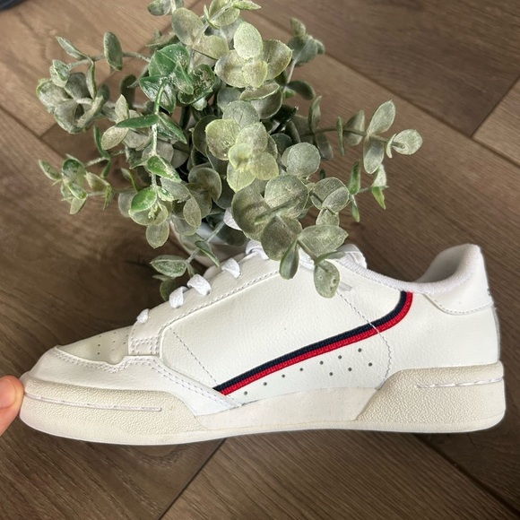 Adidas Kids White and Navy Sneakers Size 3 1/2 - Picture 3 of 9